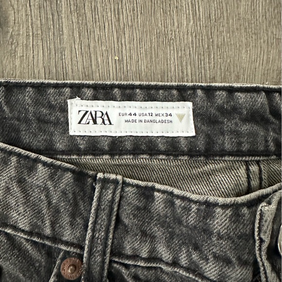 TRF Low-Rise Straight Cut Jeans - Picture 3 of 3